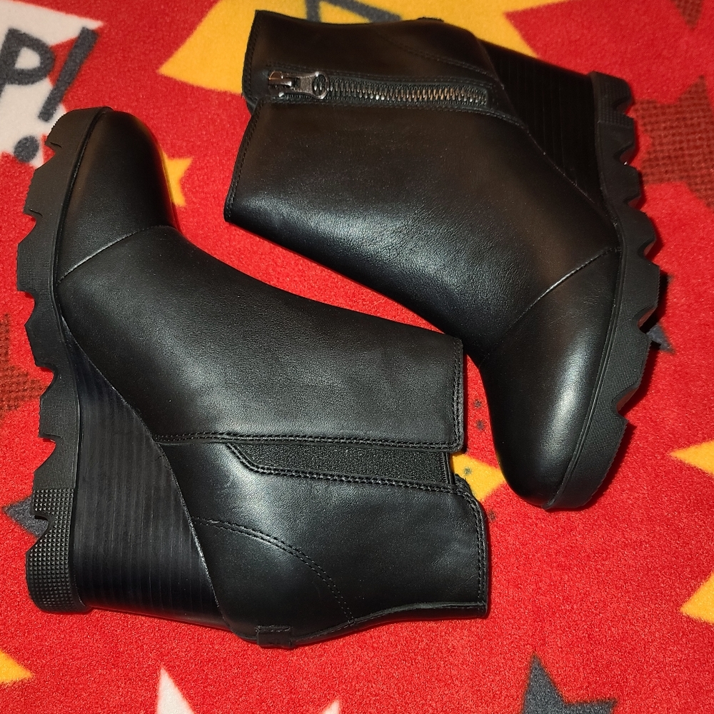 Sorel Booties - Picture 2 of 13